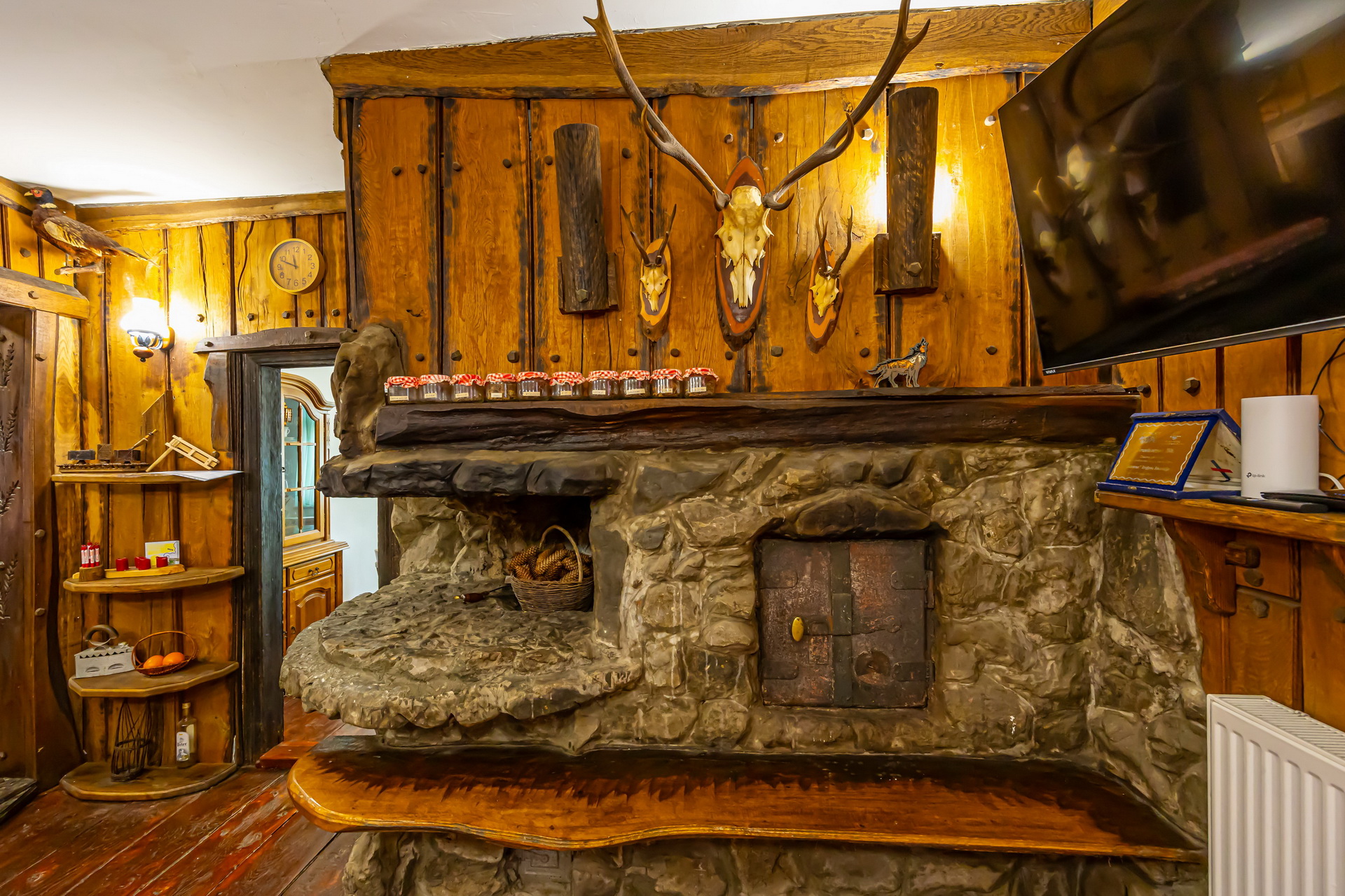 D & D Holiday House